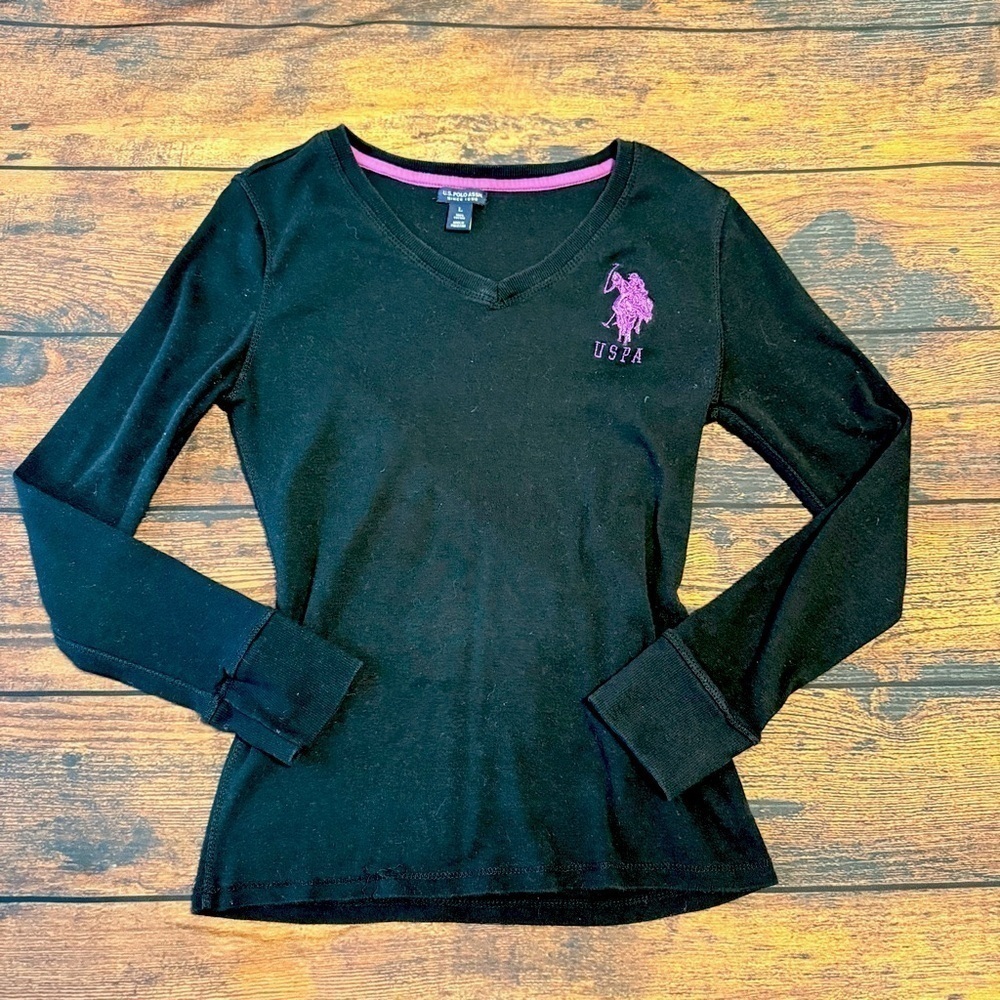 U.S. Polo Assn. Women's Long Sleeve V-Neck T-Shirt EUC
